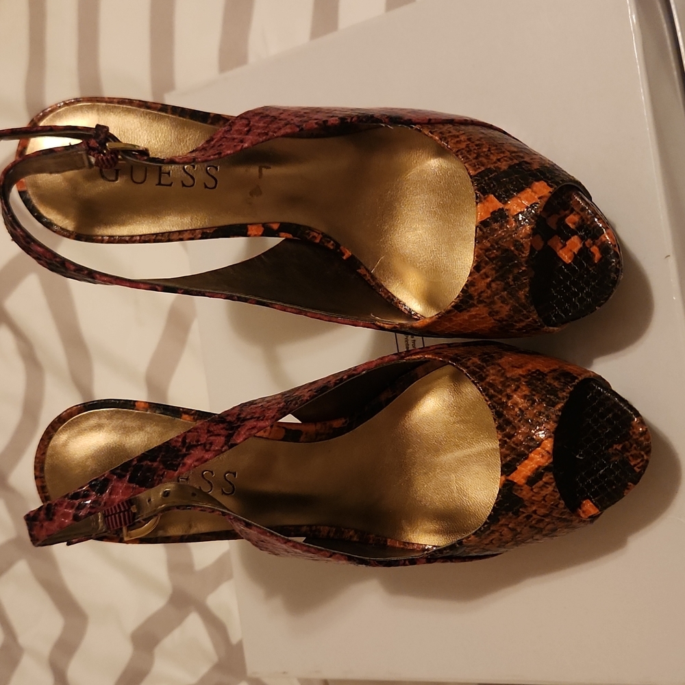 Guess high platform heels, great for the holidays